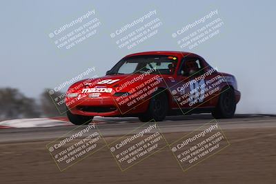 media/Oct-26-2025-CalClub SCCA (Sun) [[8ce1e69566]]/Group 5/Grapevine/